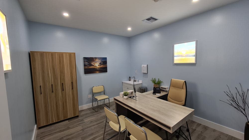 Office 2 - Medium